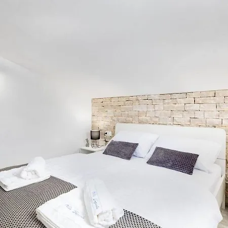 Villa Depicolo Comfortable Holiday Vrh (Krk)