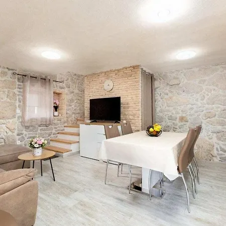 Villa Depicolo Comfortable Holiday
