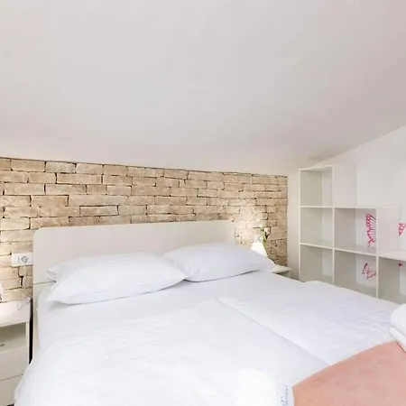 Villa Depicolo Comfortable Holiday Vrh (Krk)